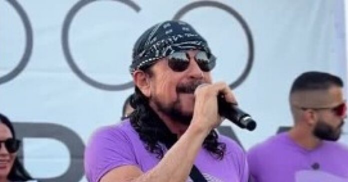 bell-marques-surge-de-tipoia,-fica-de-fora-de-corrida-e-brinca-com-fas-apos-cirurgia:-“no-show-eu-vou-estar”