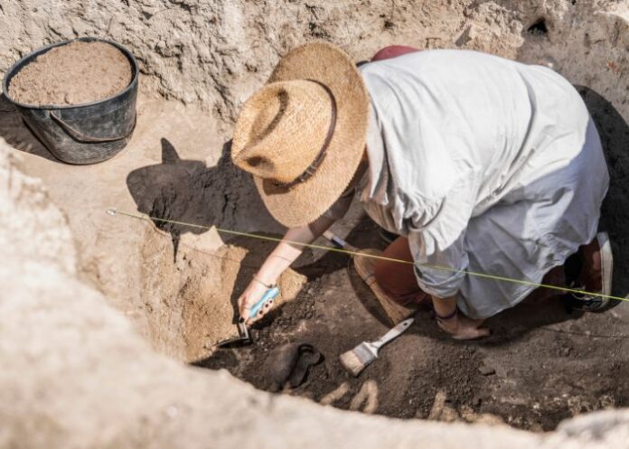 arqueologos-encontram-cemiterio-de-1.000-anos-com-primeiros-cristaos-da-polonia