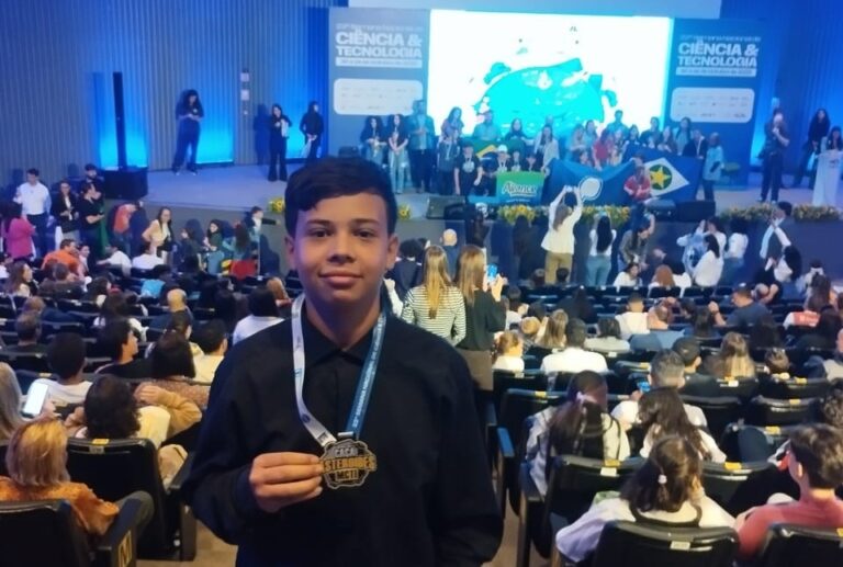 estudante-baiano-de-14-anos-conquista-medalha-da-nasa-por-descoberta-de-asteroide
