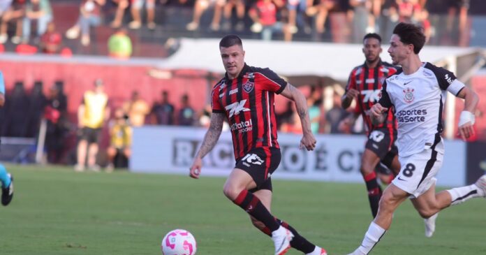 em-jogo-truncado,-vitoria-perde-para-o-corinthians-com-um-a-mais-no-barradao em-jogo-truncado,-vitoria-perde-para-o-corinthians-com-um-a-mais-no-barradao
