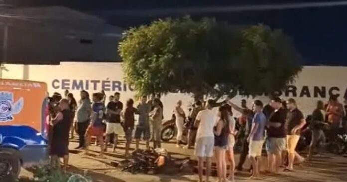 casal-morre-e-homem-fica-gravemente-ferido-apos-colisao-entre-moto-e-carro-em-riachao-do-jacuipe casal-morre-e-homem-fica-gravemente-ferido-apos-colisao-entre-moto-e-carro-em-riachao-do-jacuipe