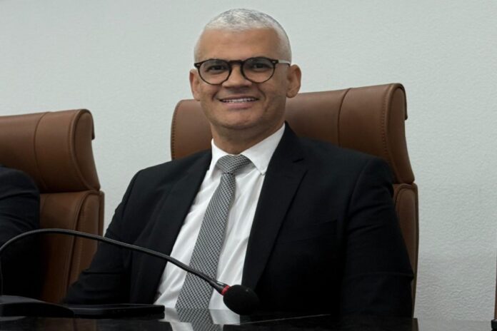 vice-prefeito-de-feira-de-santana-e-assaltado-em-engarrafamento vice-prefeito-de-feira-de-santana-e-assaltado-em-engarrafamento