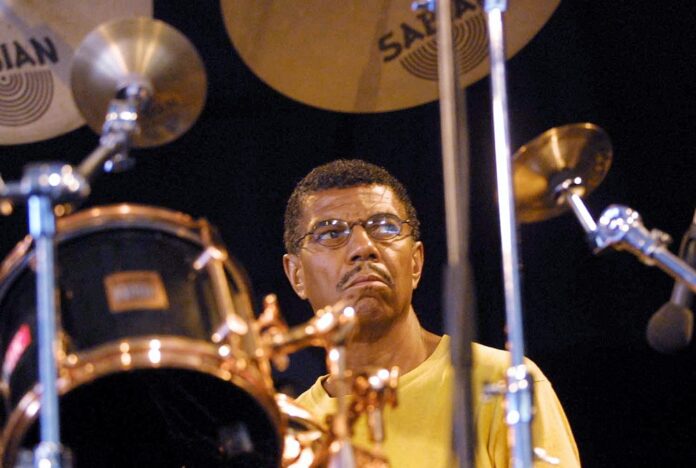 morre-o-baterista-de-jazz-jack-dejohnette-aos-83-anos morre-o-baterista-de-jazz-jack-dejohnette-aos-83-anos