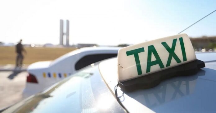 camara-aprova-medida-que-preve-o-fim-da-taxa-de-verificacao-de-taximetros-e-que-beneficiara-300-mil-taxistas camara-aprova-medida-que-preve-o-fim-da-taxa-de-verificacao-de-taximetros-e-que-beneficiara-300-mil-taxistas