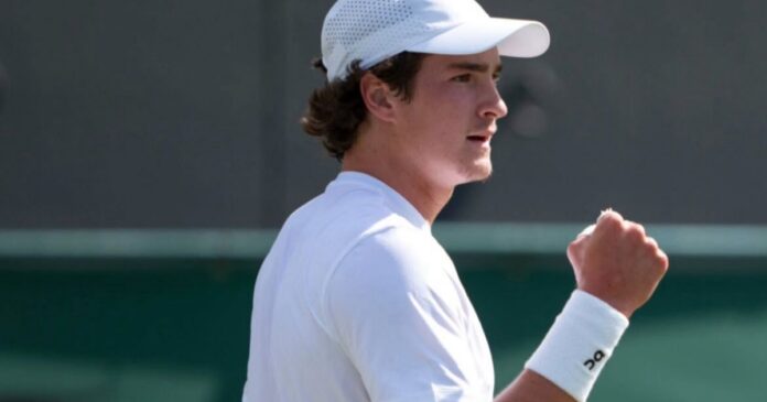 joao-fonseca-vira-sobre-shapovalov-e-estreia-com-vitoria-no-masters-1.000-de-paris joao-fonseca-vira-sobre-shapovalov-e-estreia-com-vitoria-no-masters-1.000-de-paris