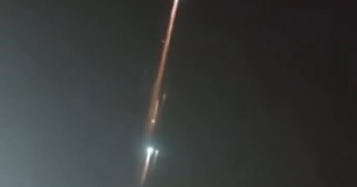 video:-luz-misteriosa-aparece-no-ceu-de-cidade-baiana-e-chama-atencao-de-morador:-‘caramba’ video:-luz-misteriosa-aparece-no-ceu-de-cidade-baiana-e-chama-atencao-de-morador:-‘caramba’