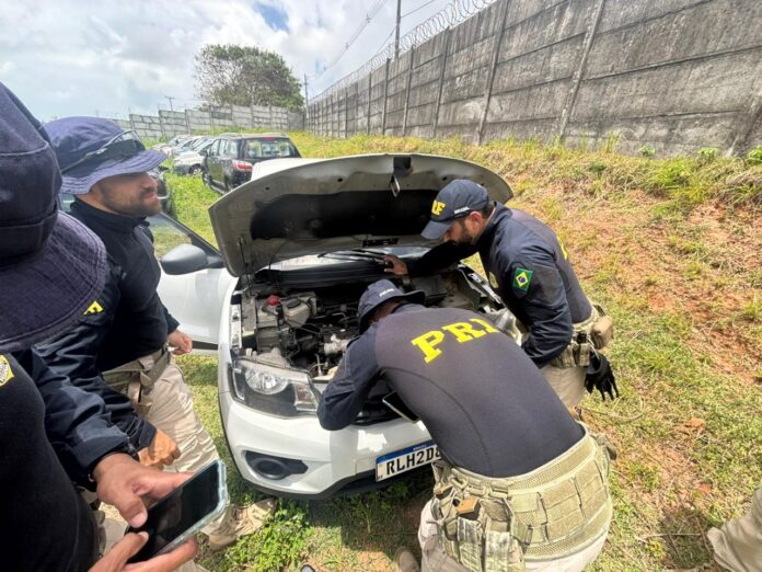 operacao-policial-mira-em-12-veiculos-com-restricao-de-furto-ou-roubo-em-salvador operacao-policial-mira-em-12-veiculos-com-restricao-de-furto-ou-roubo-em-salvador