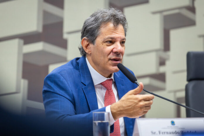 governador-do-rj-deveria-acordar-para-problema-dos-combustiveis-no-crime-organizado,-diz-haddad governador-do-rj-deveria-acordar-para-problema-dos-combustiveis-no-crime-organizado,-diz-haddad