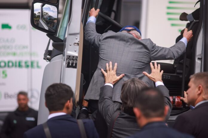 megaoperacao-no-rio:-lula-e-o-mais-perdido-em-meio-ao-tiroteio megaoperacao-no-rio:-lula-e-o-mais-perdido-em-meio-ao-tiroteio