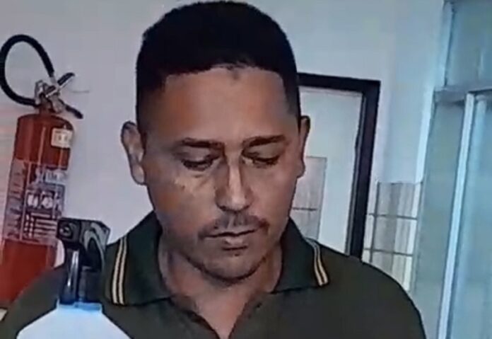 acusado-de-homicidio,-“bebinho”-e-preso-pela-pm-apos-ser-identificado-por-cameras-no-centro-de-teixeira-de-freitas acusado-de-homicidio,-“bebinho”-e-preso-pela-pm-apos-ser-identificado-por-cameras-no-centro-de-teixeira-de-freitas