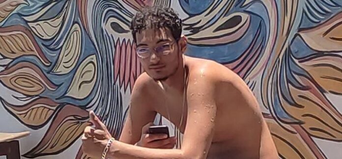 jovem-e-morto-a-tiros-dentro-de-barbearia-no-extremo-sul-baiano jovem-e-morto-a-tiros-dentro-de-barbearia-no-extremo-sul-baiano