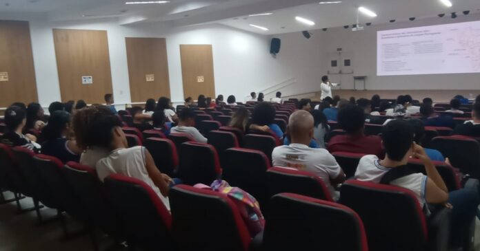 escolas-estaduais-intensificam-preparacao-dos-estudantes-para-o-enem-na-reta-final-antes-das-provas escolas-estaduais-intensificam-preparacao-dos-estudantes-para-o-enem-na-reta-final-antes-das-provas