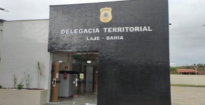 policia-prende-acusados-de-tentativa-de-latrocinio-no-vale-do-jiquirica;-vitima-foi-atingida-e-sobreviveu policia-prende-acusados-de-tentativa-de-latrocinio-no-vale-do-jiquirica;-vitima-foi-atingida-e-sobreviveu