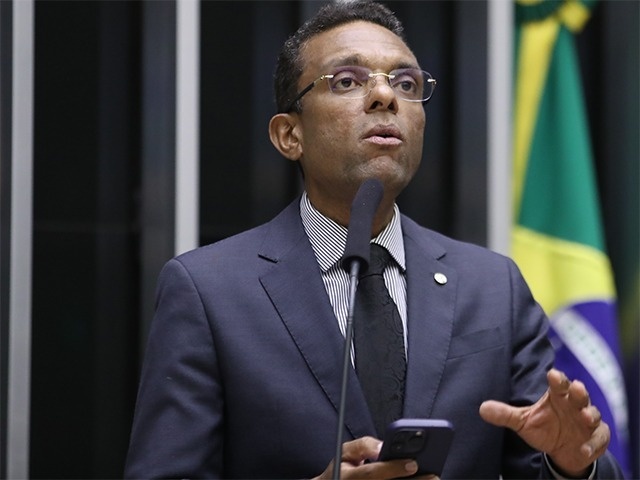 video:-pastor-e-de-direita,-deputado-otoni-de-paula-acusa-claudio-castro-de-execucao-apos-morte-de-jovens-da-igreja video:-pastor-e-de-direita,-deputado-otoni-de-paula-acusa-claudio-castro-de-execucao-apos-morte-de-jovens-da-igreja