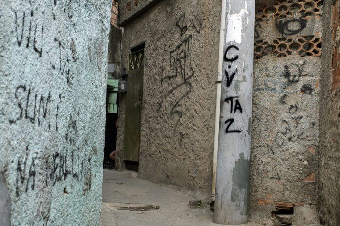 como-matar-policial-virou-bilhete-de-entrada-no-cv-do-rio como-matar-policial-virou-bilhete-de-entrada-no-cv-do-rio