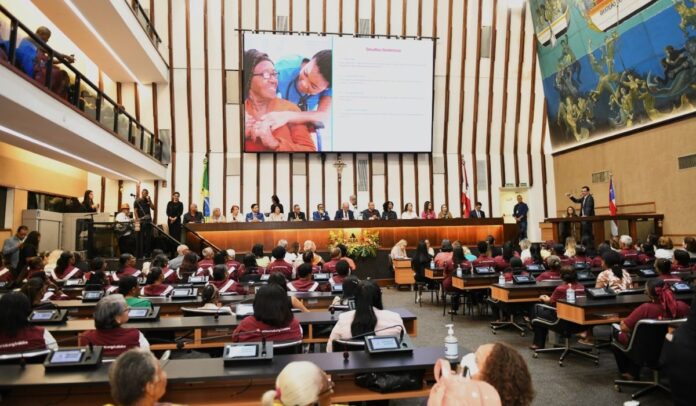 mp-ba-e-homenageado-pela-assembleia-legislativa-da-bahia-por-atuacao-em-defesa-dos-idosos mp-ba-e-homenageado-pela-assembleia-legislativa-da-bahia-por-atuacao-em-defesa-dos-idosos