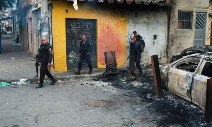 ‘precisamos-de-cameras-noturnas’:-mensagens-mostram-como-cv-planejava-vigiar-policia