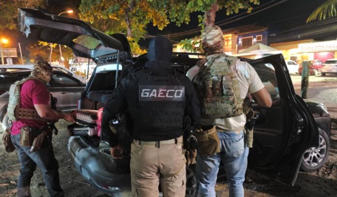 operacao-off-white-prende-no-sul-da-bahia-operador-financeiro-do-pcc-investigado-por-lavagem-de-dinheiro operacao-off-white-prende-no-sul-da-bahia-operador-financeiro-do-pcc-investigado-por-lavagem-de-dinheiro