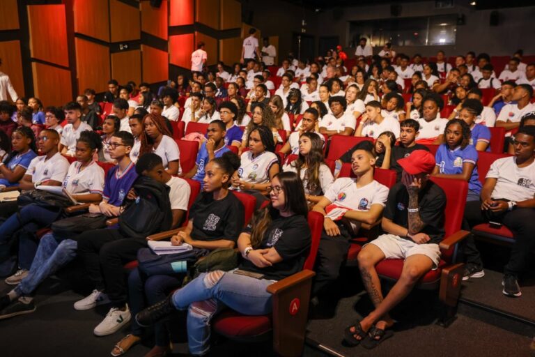 sec-realiza-auloes-pre-enem-para-120-mil-estudantes-da-rede-publica;-salvador-tera-show-e-professores-convidados