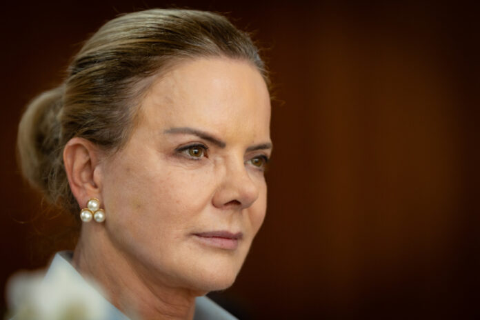 por-apoio-em-votacoes,-gleisi-avalia-devolver-cargos-ao-centrao por-apoio-em-votacoes,-gleisi-avalia-devolver-cargos-ao-centrao