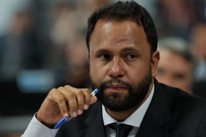 “a-ultima-coisa-que-importa-e-a-seguranca”,-diz-deputado