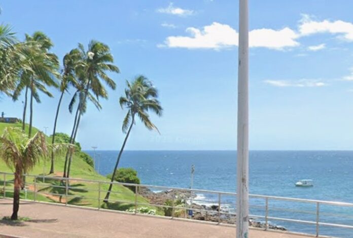 corpo-e-encontrado-boiando-na-praia-da-barra