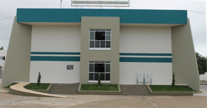 apos-110-demissoes,-prefeitura-de-guanambi-lanca-edital-de-r$-56-milhoes-para-contratacao-terceirizada