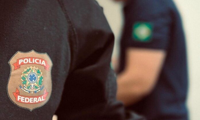 pf-prende-acusado-de-armazenar-imagens-de-abuso-sexual-em-teixeira-de-freitas