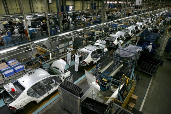 producao-industrial-recua-0,4%-em-setembro,-mostra-ibge