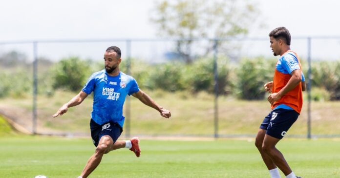 caio-alexandre-vai-a-campo-em-ultimo-treino-do-bahia;-volante-viaja-com-o-grupo