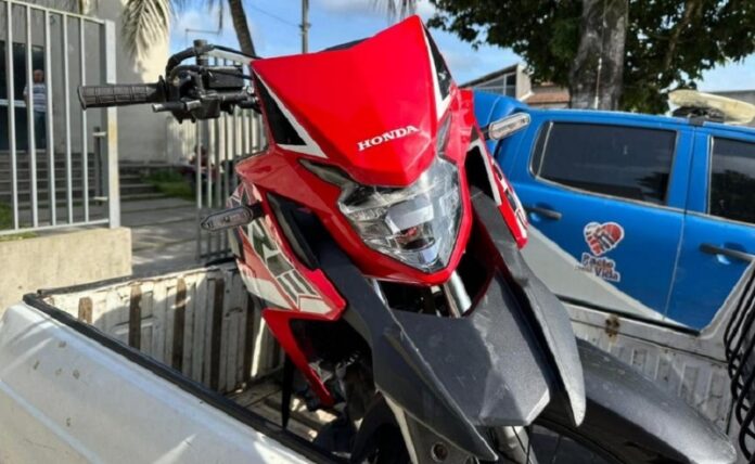 moto-furtada-e-recuperada-apos-perseguicao-policial-em-eunapolis