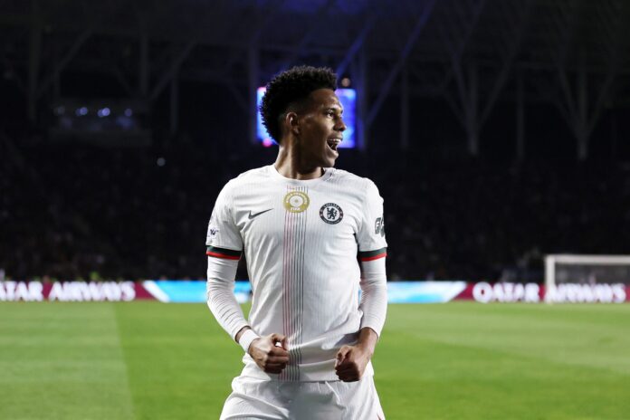 video:-estevao-abre-placar-para-o-chelsea-contra-qarabag-na-champions