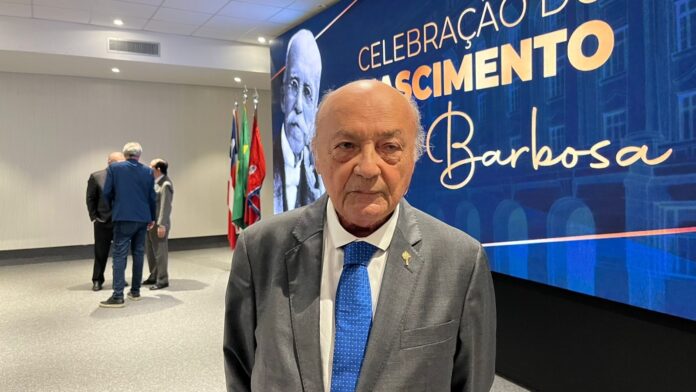 joaci-goes-exalta-legado-de-ruy-barbosa-ao-receber-medalha-do-merito-juridico-na-bahia