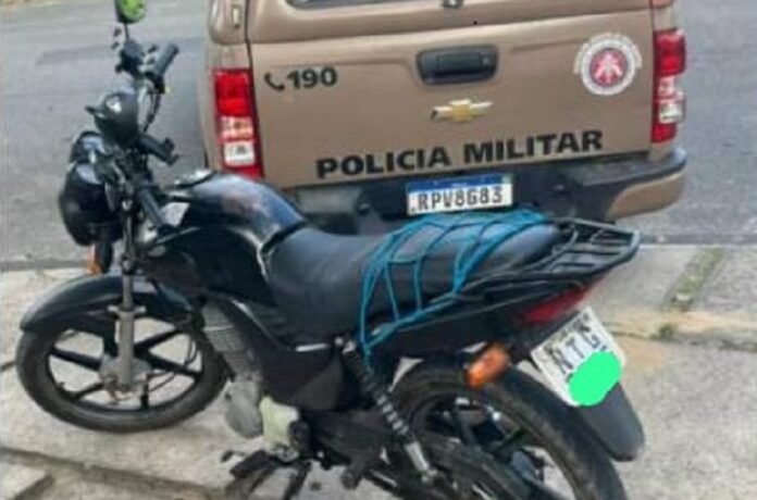 pm-apreende-motocicleta-com-restricao-de-roubo-em-eunapolis