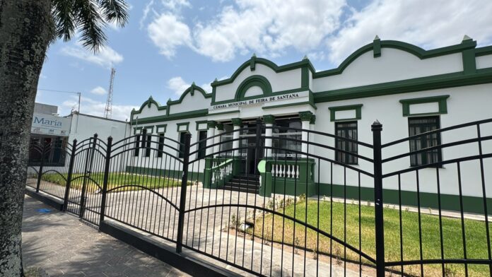 justica-notifica-17-vereadores-de-feira-de-santana-sobre-aumento-salarial-de-36%