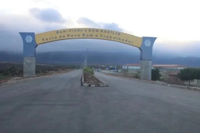 juri-popular-condena-reu-a-16-anos-de-prisao-por-tentar-homem-com-golpes-de-facao-em-dom-basilio