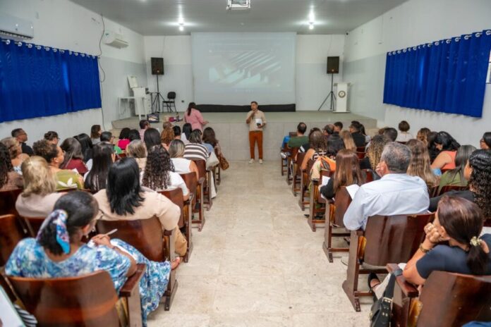gestores-da-rede-municipal-participam-de-encontro-formativo-com-foco-na-escuta-ativa-e-na-valorizacao-da-gestao-escolar