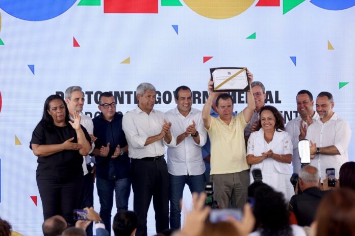 governo-da-bahia-e-prefeitura-de-salvador-assinam-pacto-para-garantir-trabalho-decente-no-carnaval