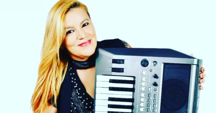 conheca-artista-por-tras-do-sucesso-‘garcom,-tem-pitu?’-que-tem-mais-24-mi-de-views-e-foi-apadrinhada-por-carlinhos-maia