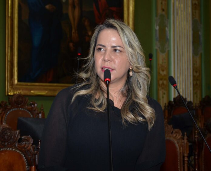 vereadora-rebate-advogados-de-corredor-atropelado-pelo-filho-em-salvador:-“e-incorreto-afirmar-que-faltou-assistencia”