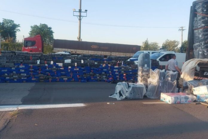 motorista-de-caminhao-e-preso-com-4-toneladas-de-maconha-em-sp