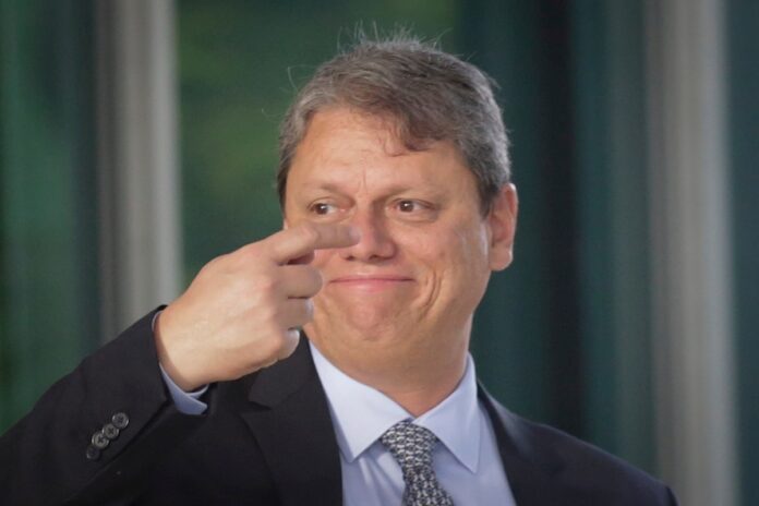 o-conselho-de-aliados-a-tarcisio-sobre-trocar-o-republicanos-pelo-pl