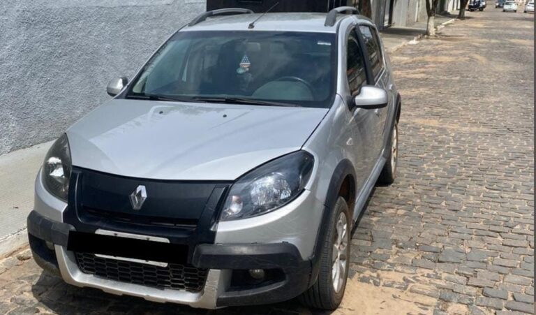 motorista-embriagado-com-cnh-vencida-e-preso-pela-pm-no-interior-da-bahia;-homem-dirigia-pela-contramao-e-portava-cocaina