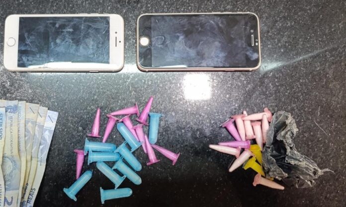 pm-apreende-drogas-no-bairro-arnaldao-em-eunapolis