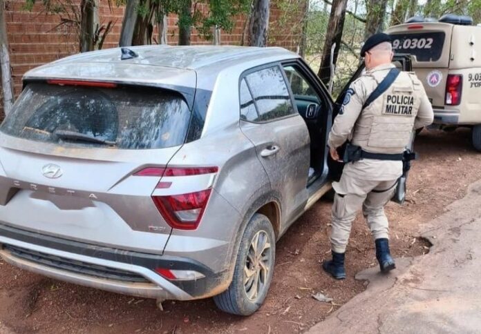 carro-furtado-em-irece-e-recuperado-pela-pm-em-morro-do-chapeu