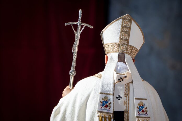 novo-filme-ambientado-no-vaticano-contara-historia-real-de-sacerdote