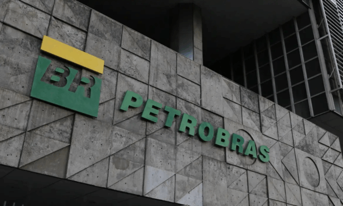 petroleiros-rejeitam-proposta-da-petrobras-sobre-act-e-decretam-estado-de-greve