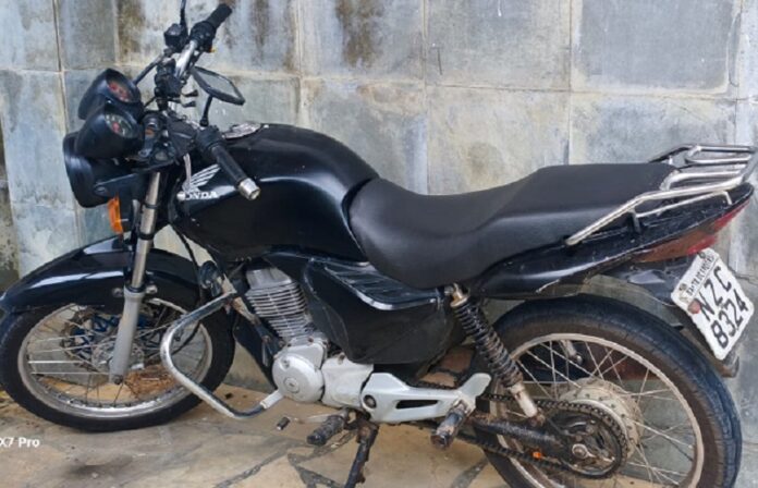 peto-recupera-motocicleta-roubada-abandonada-no-centro-de-medeiros-neto