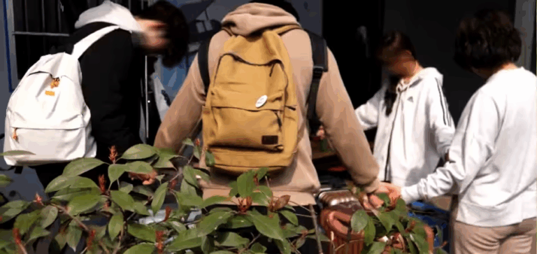 acampamento-de-jovens-na-china-e-invadido-por-policiais