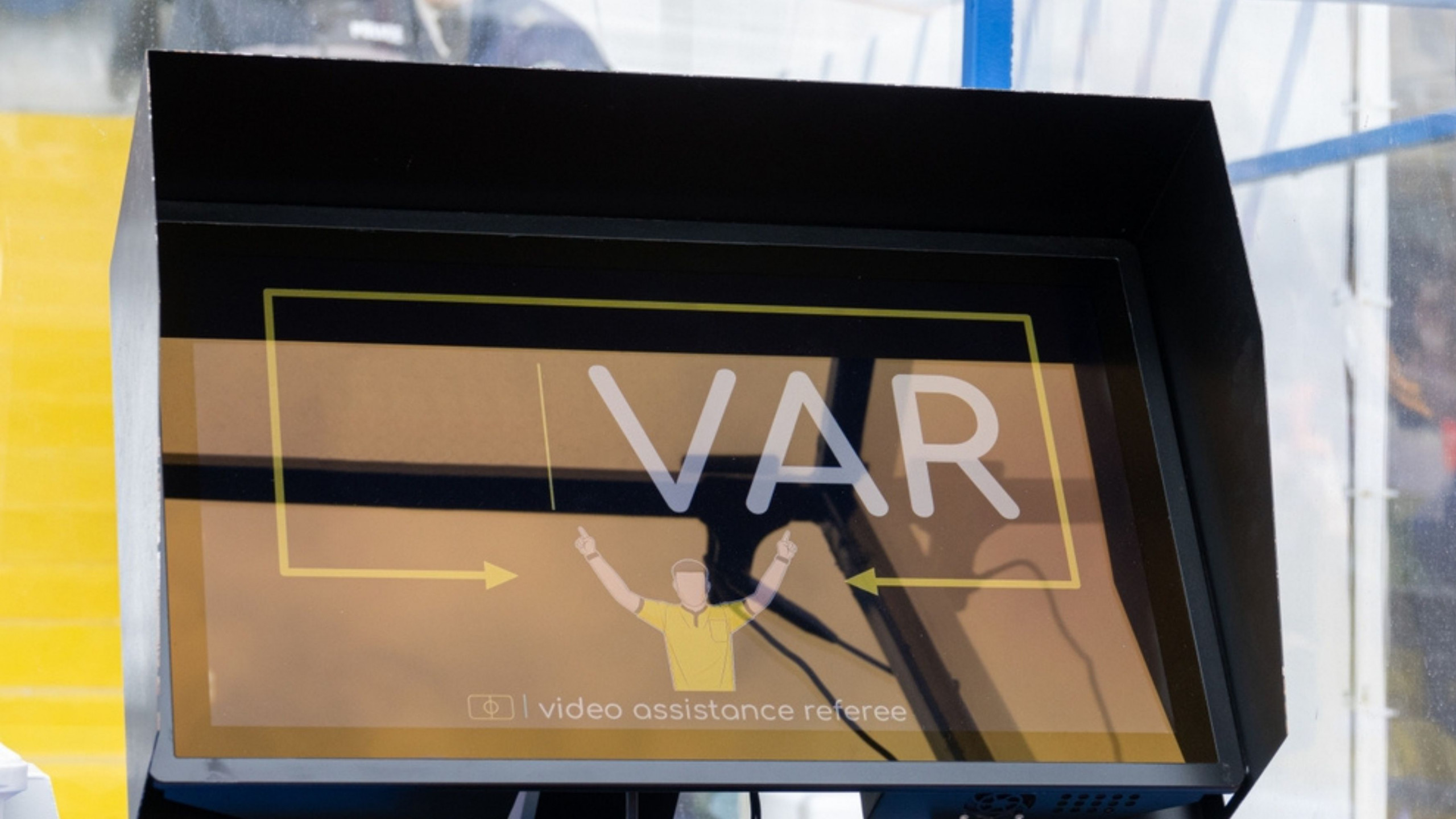 var-semiautomatico:-cbf-apresenta-tecnologia-para-arbitros